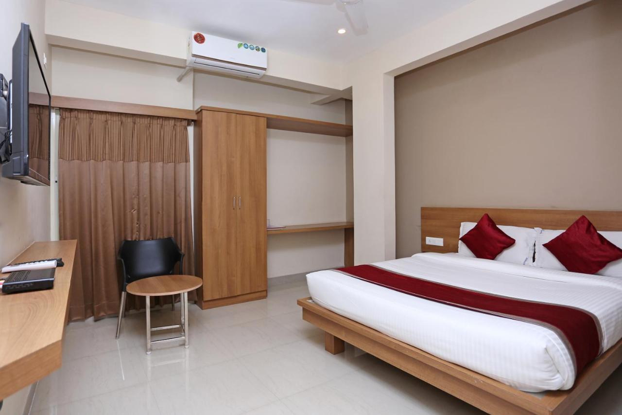 Oyo 6447 Samasth Rooms And Suites Mysore Ngoại thất bức ảnh