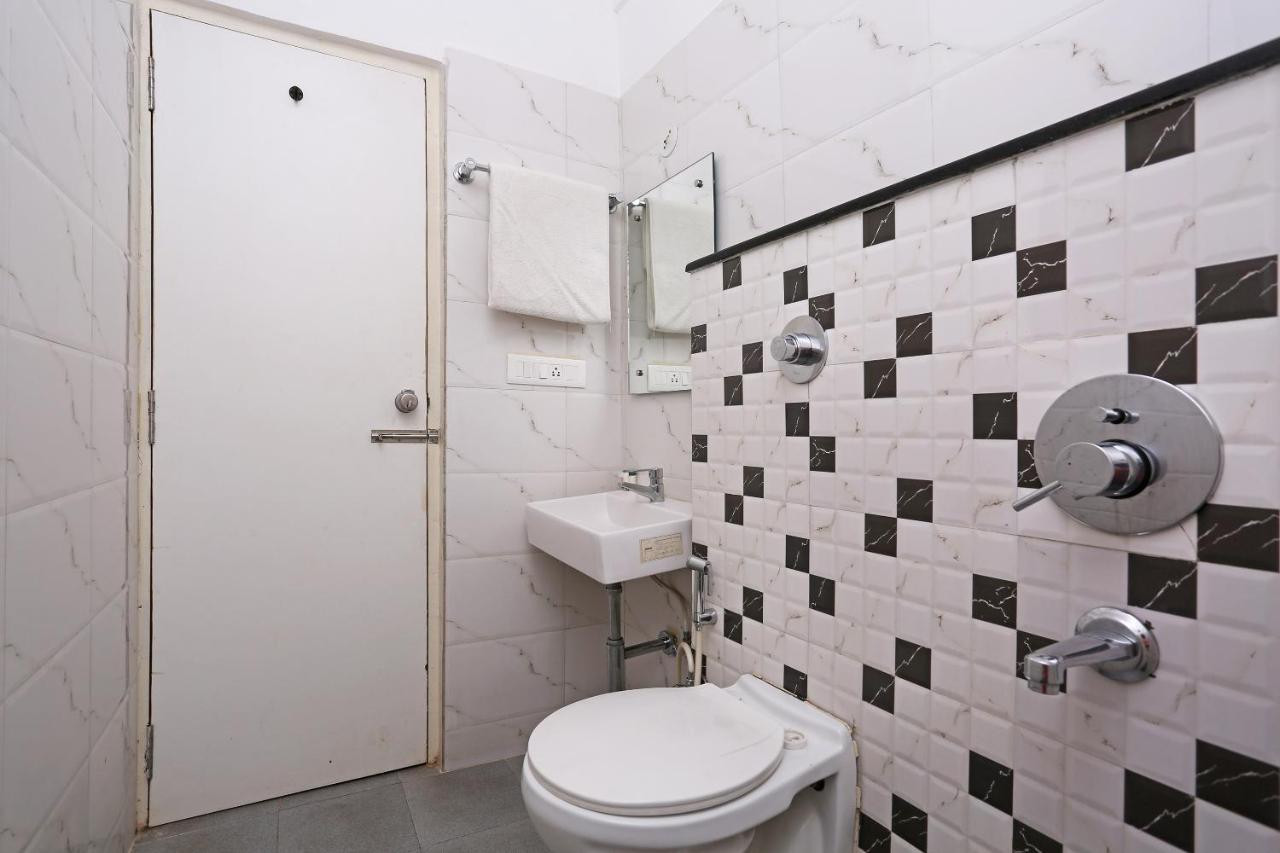 Oyo 6447 Samasth Rooms And Suites Mysore Ngoại thất bức ảnh